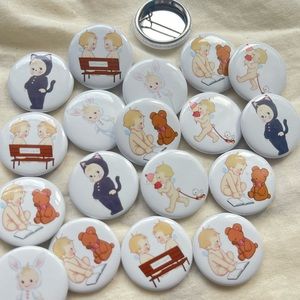 Brandy Melville Baby Pins🤍